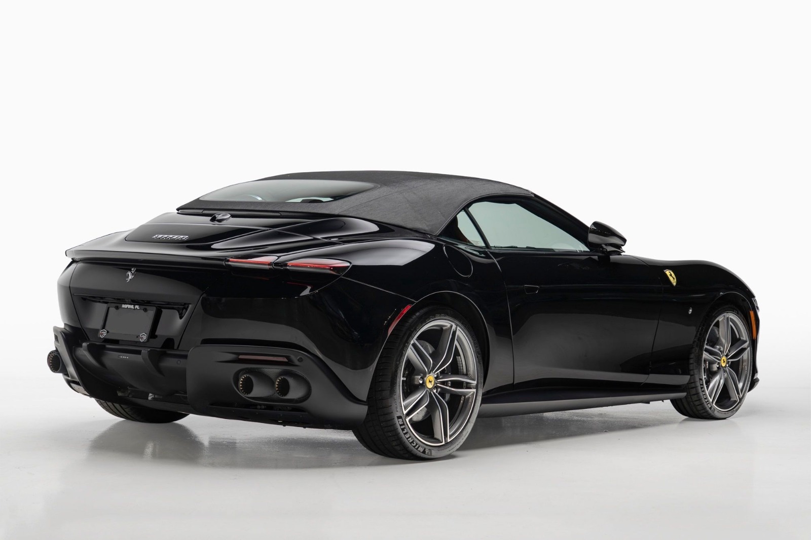 Ferrari Roma Spider 2025 — imagem 9